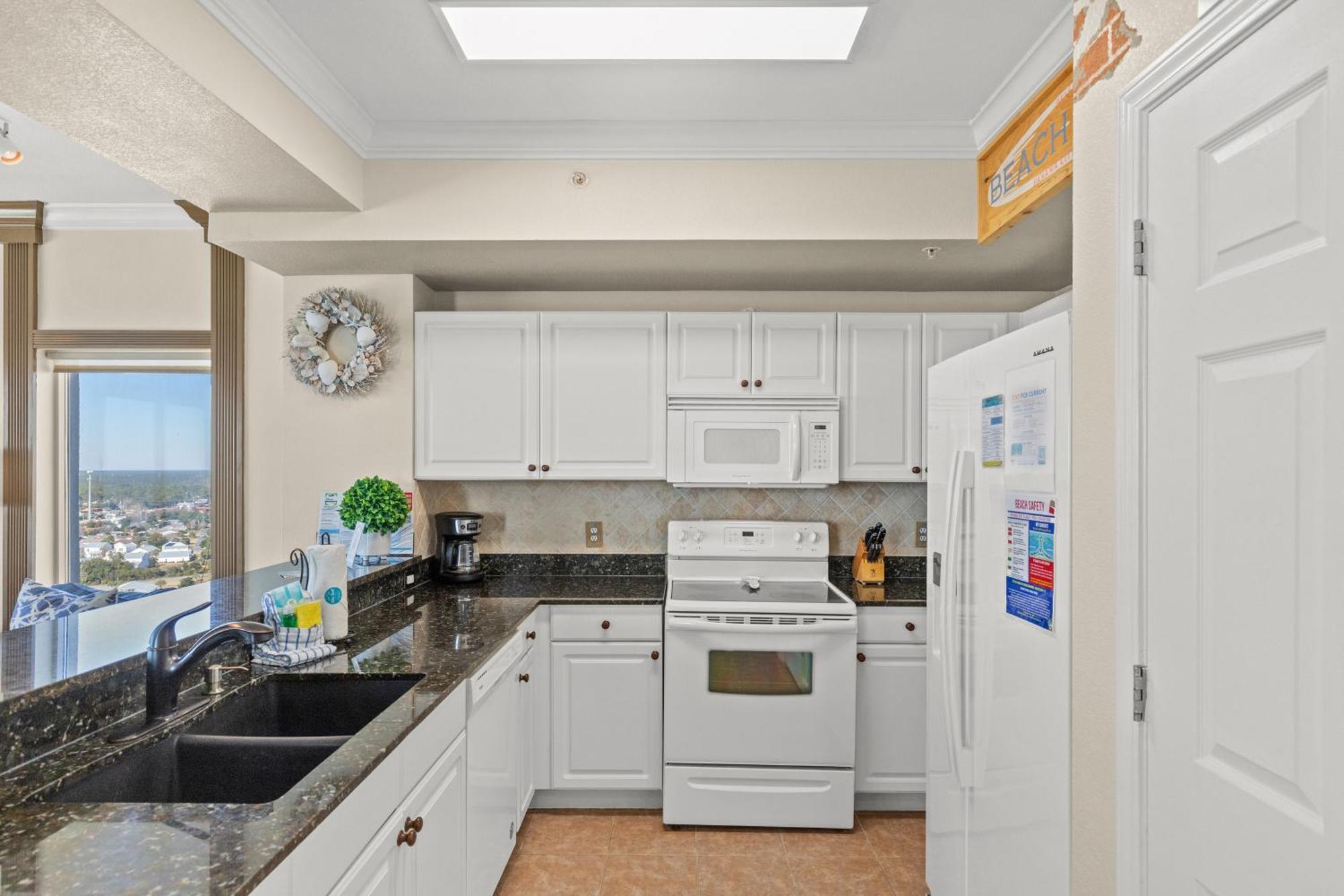 End Unit - Directly On The Gulf! Sleeps 6! Italian Luxury Furnishings!
